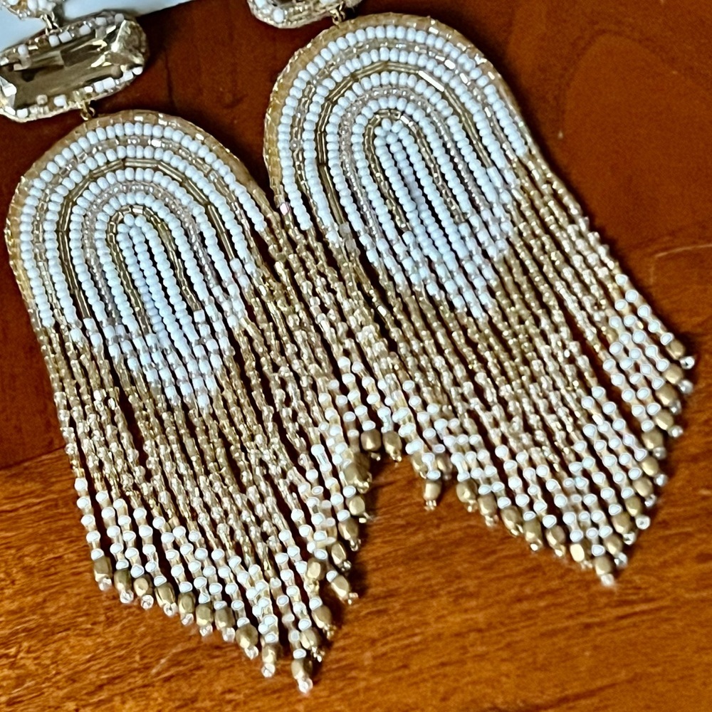 🌺🎉HP🎉🌺 NWT Deepa Gurnani Luxe Beaded Fringe Chandeliers - Picture 8 of 16